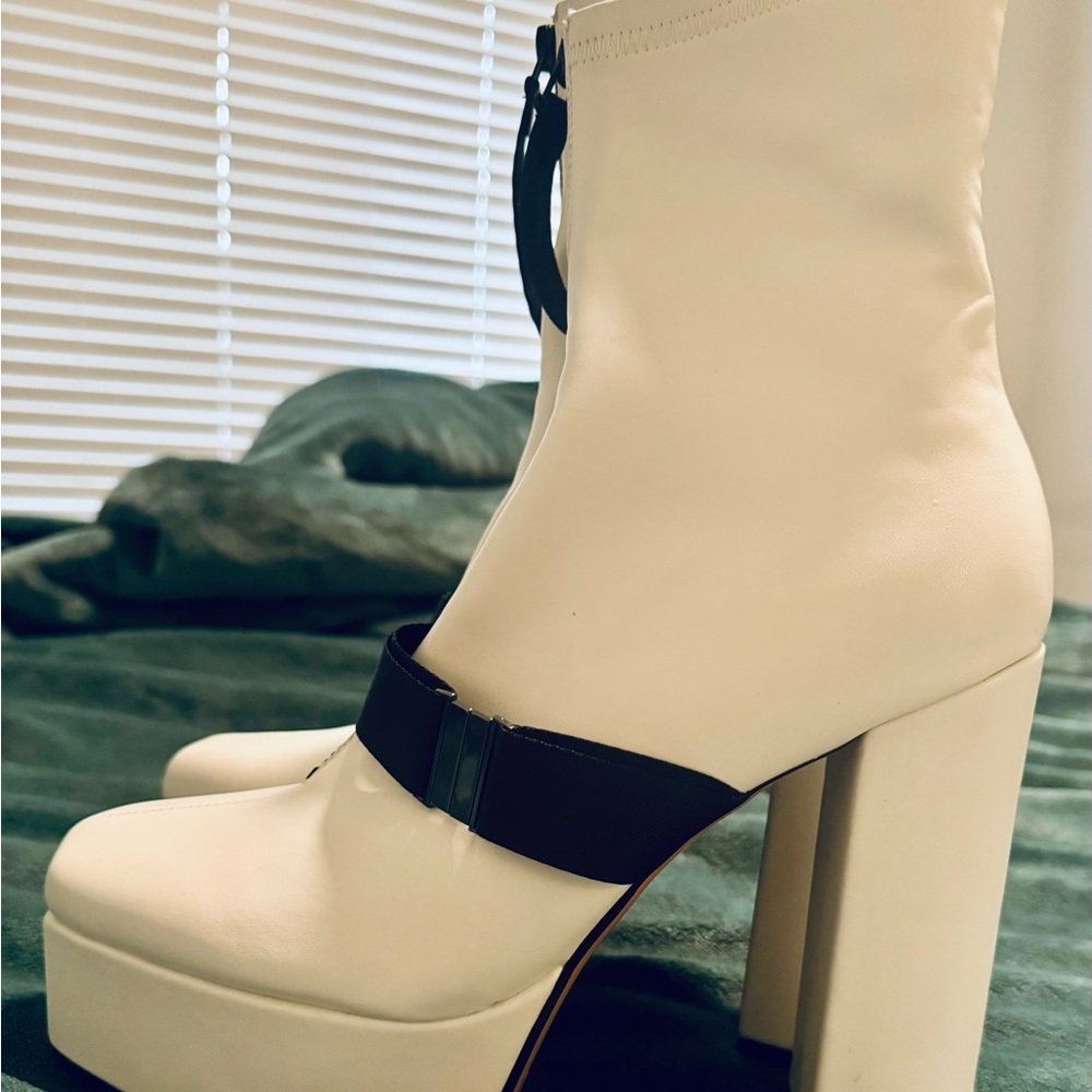 London Fog Chic White and Black Heeled Boots with Ankle Strap - Picture 6 of 12